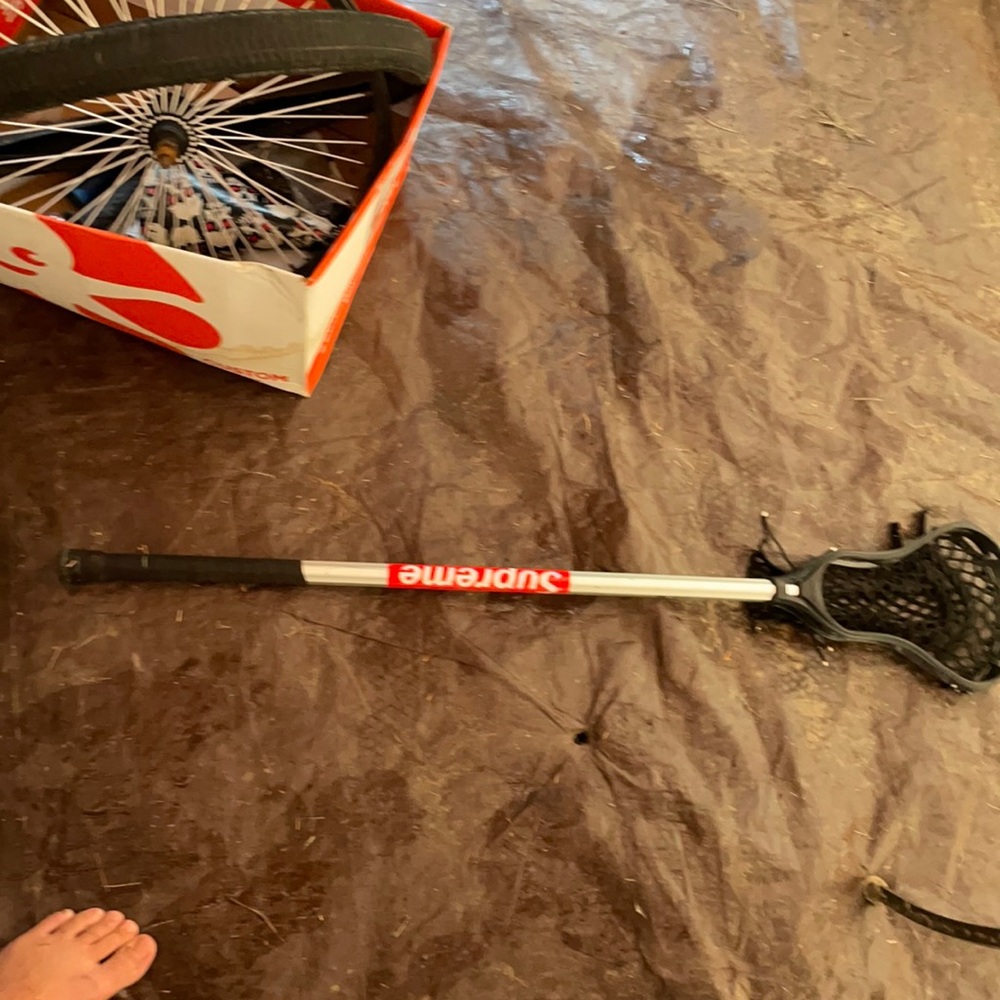 Nice lacrosse stick is in very good condition